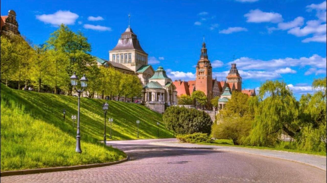 Old Town Resort Deluxe Щецин Экстерьер фото